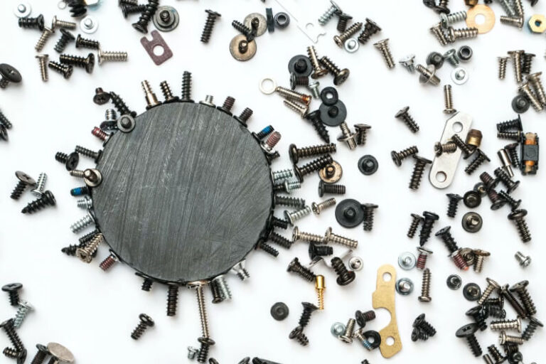 How do you engage the 70% of candidates not looking for your job advert?